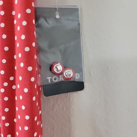 Torrid Women’s Plus 1X Red Polka Dot Super Soft Fit & Flare Top NWT - Picture 4 of 7